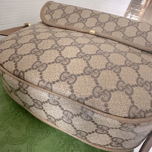 Authentic Gucci Shoulder /Crossbody Bag. - Picture 17 of 17